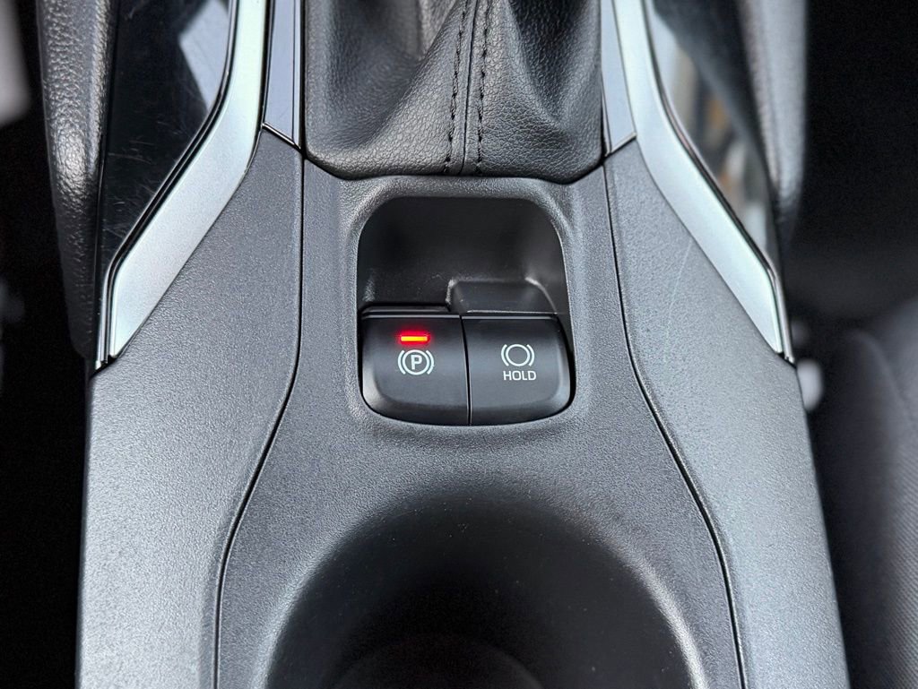 Certified 2022 Toyota Corolla Cross LE image 16