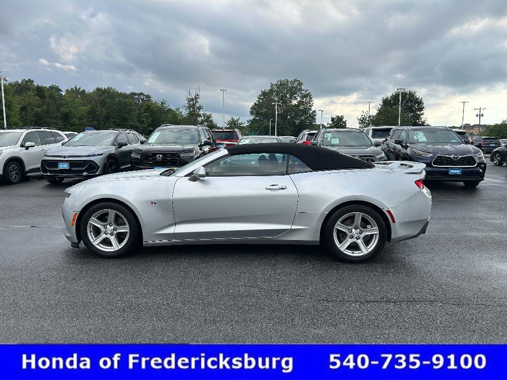 Used 2017 Chevrolet Camaro LT RWD image 2