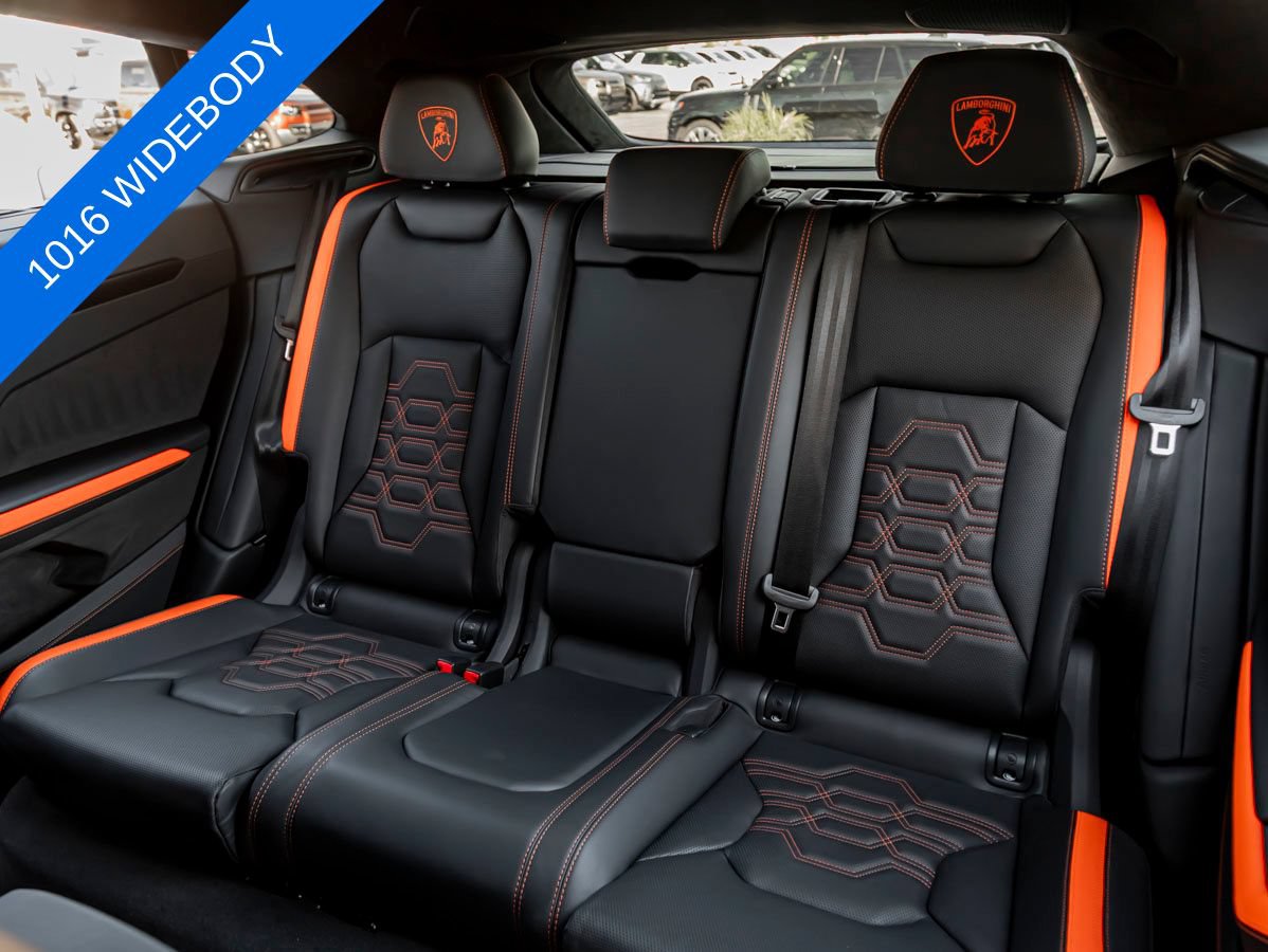 Used 2025 Lamborghini Urus SE AWD/4WD image 26