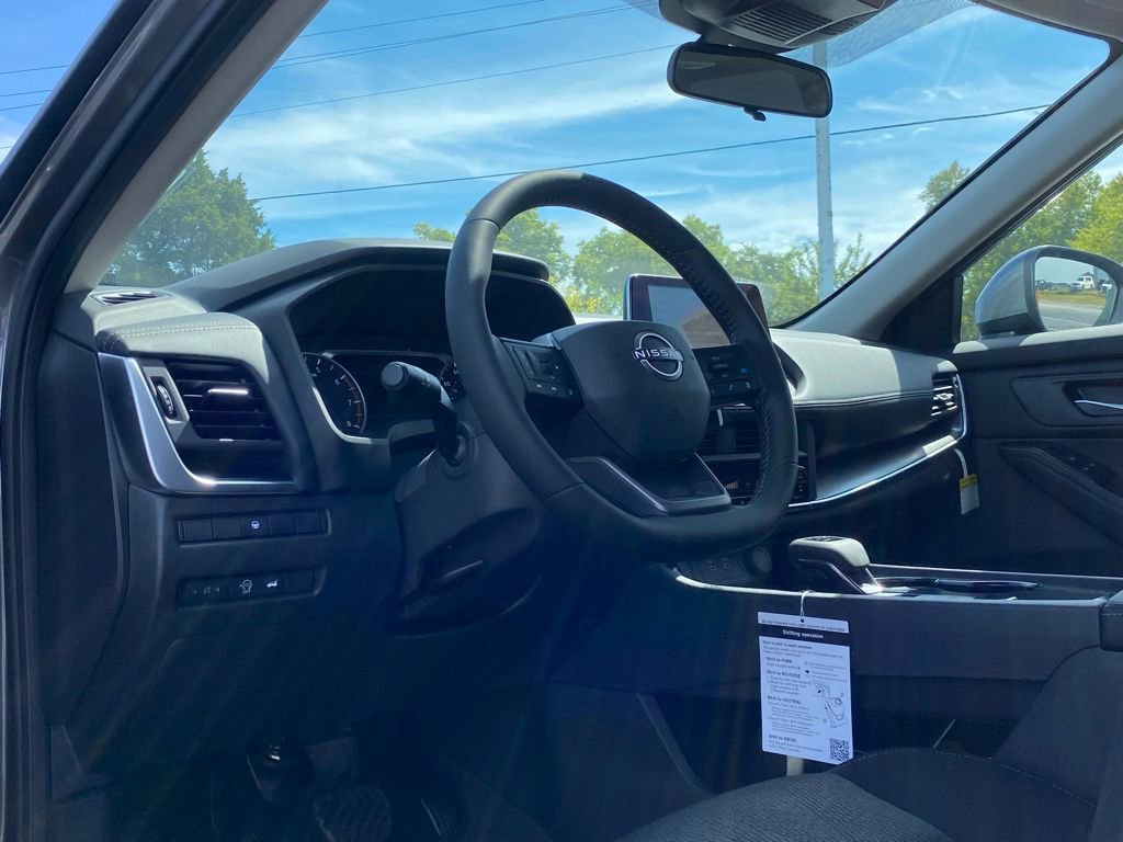 New 2026 Nissan Rogue SV image 10