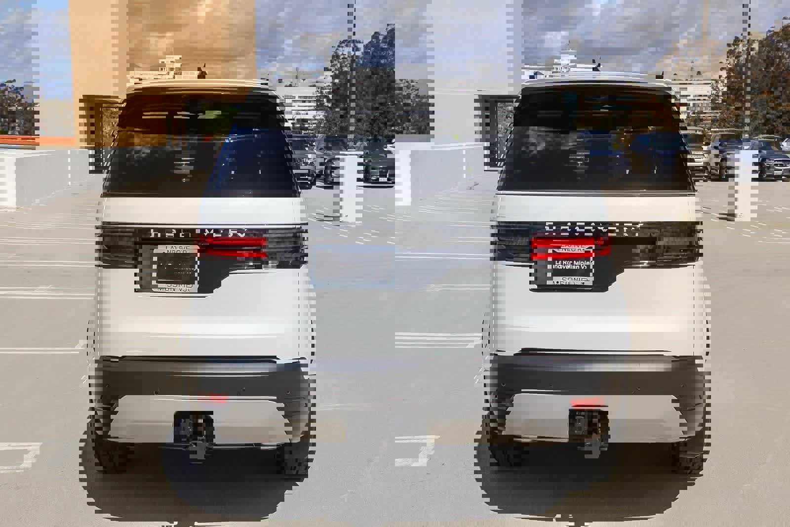 New 2026 Land Rover Discovery S image 5