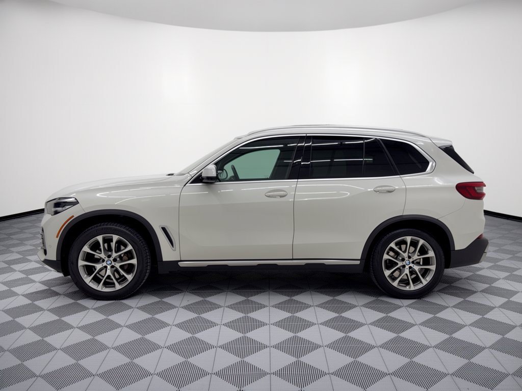 Certified 2023 BMW X5 xDrive40i w/ Premium Package AWD/4WD image 2