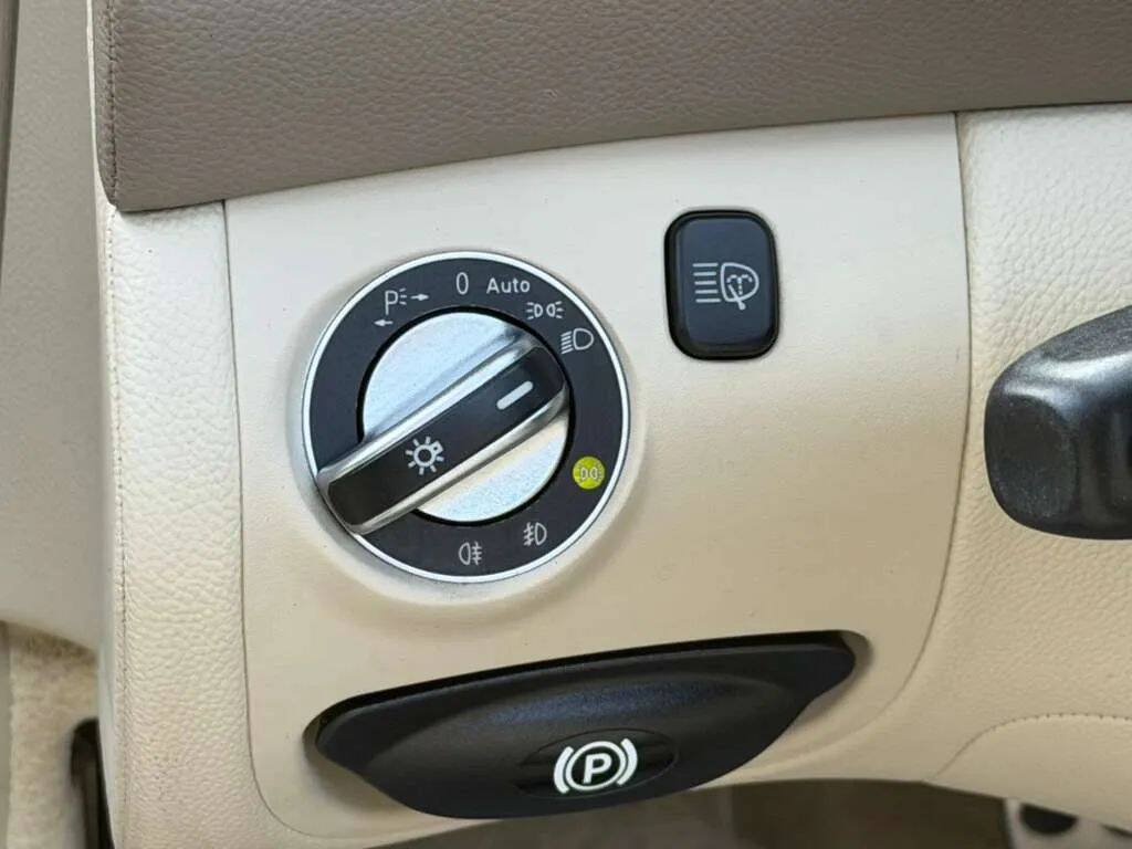 Used 2005 Mercedes-Benz SL 500 image 23