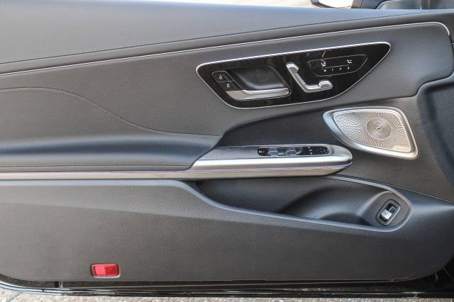 Used 2025 Mercedes-Benz CLE 300 4MATIC Cabriolet image 22