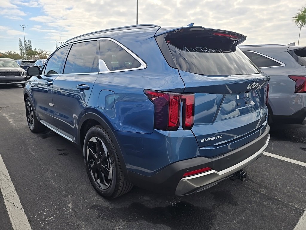 Certified 2025 Kia Sorento EX image 8
