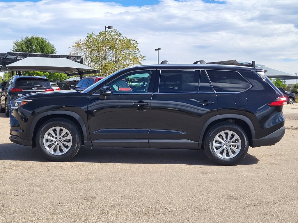 Used 2024 Toyota Grand Highlander AWD image 4
