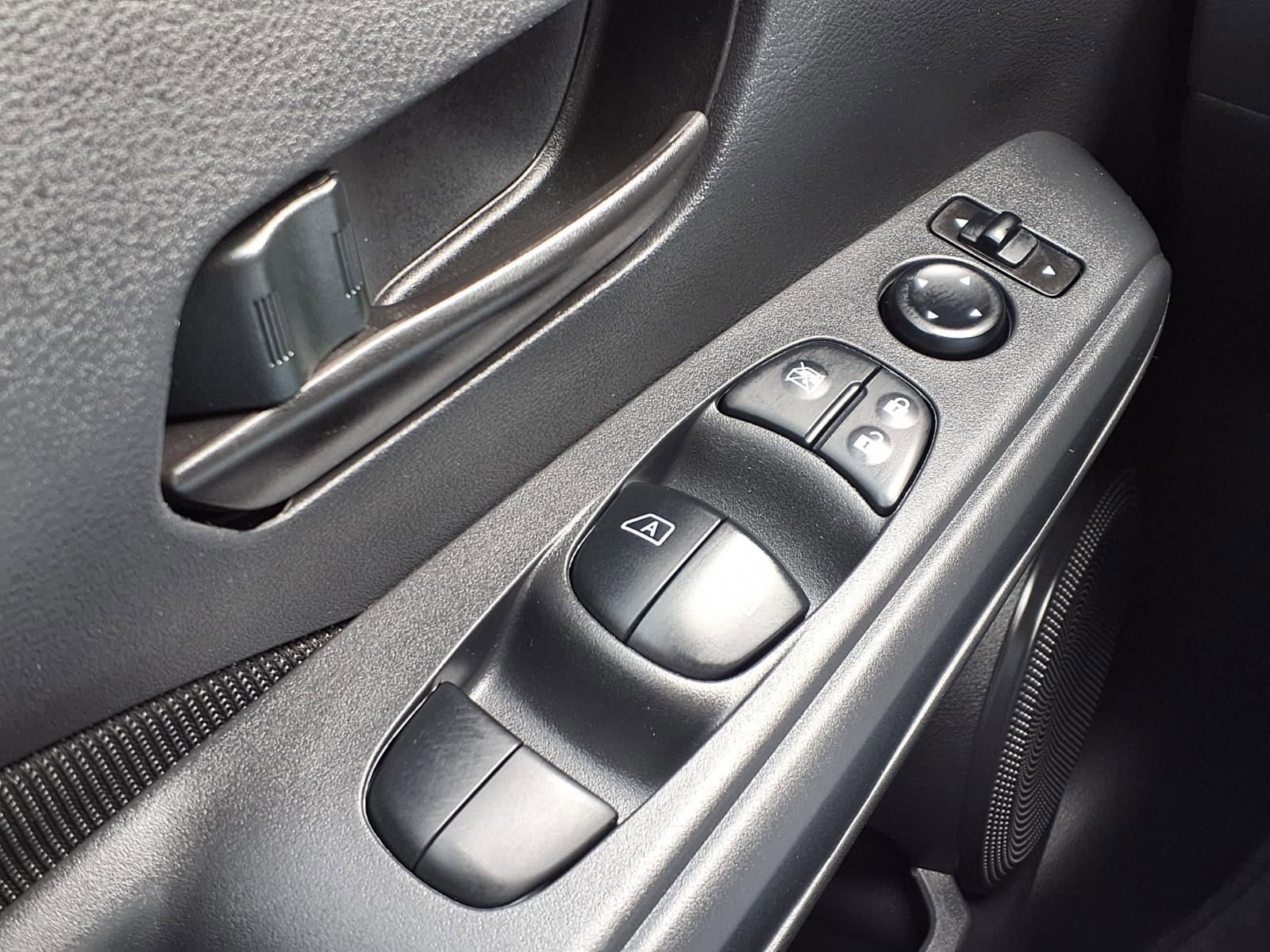 Used 2024 Nissan Kicks S image 23