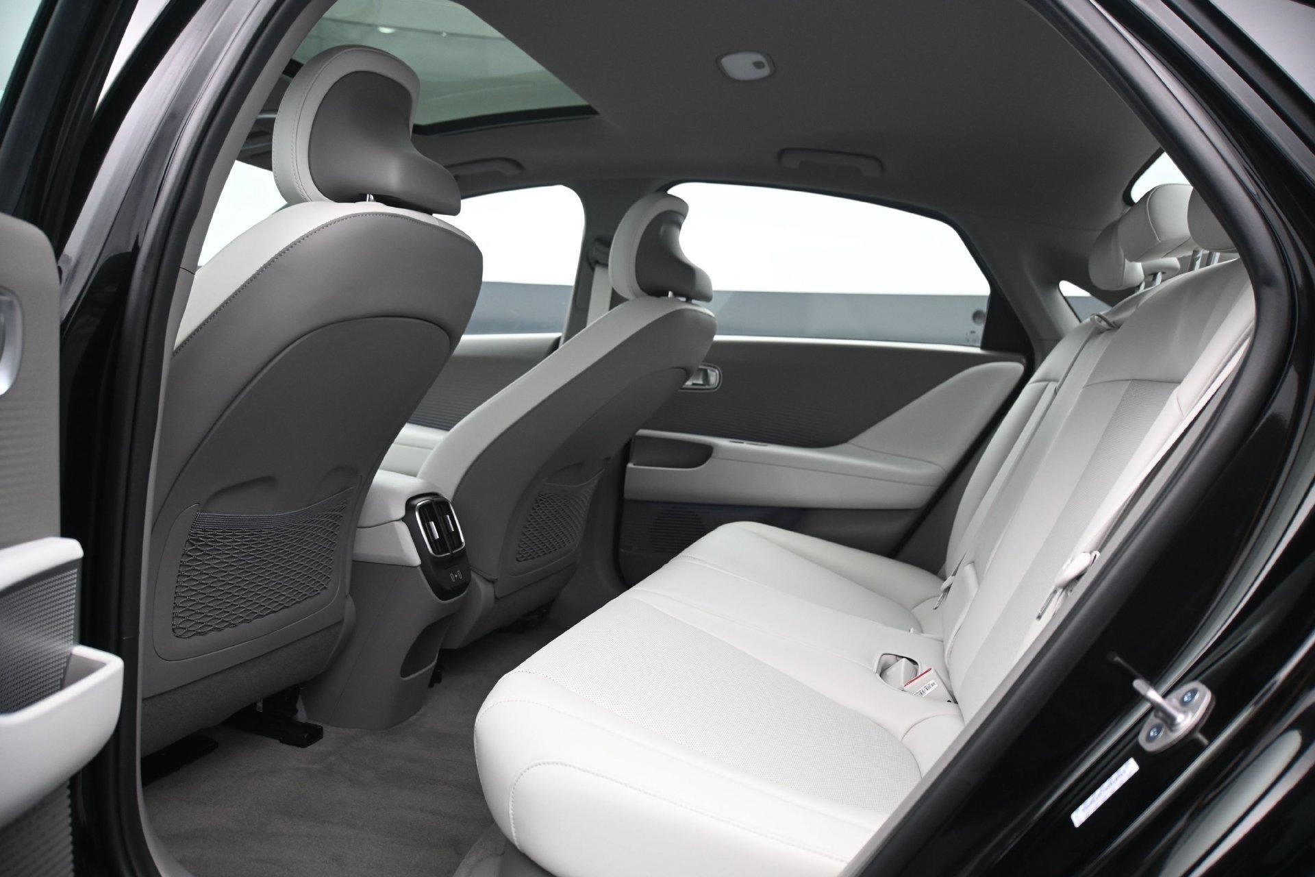 Certified 2024 Hyundai Ioniq 6 Limited AWD/4WD image 17