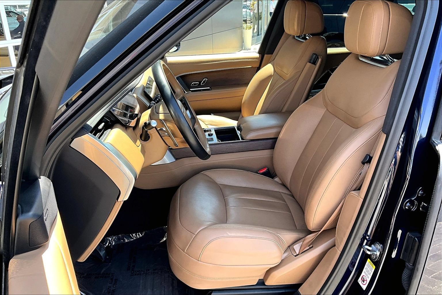 Certified 2023 Land Rover Range Rover SE AWD/4WD image 24