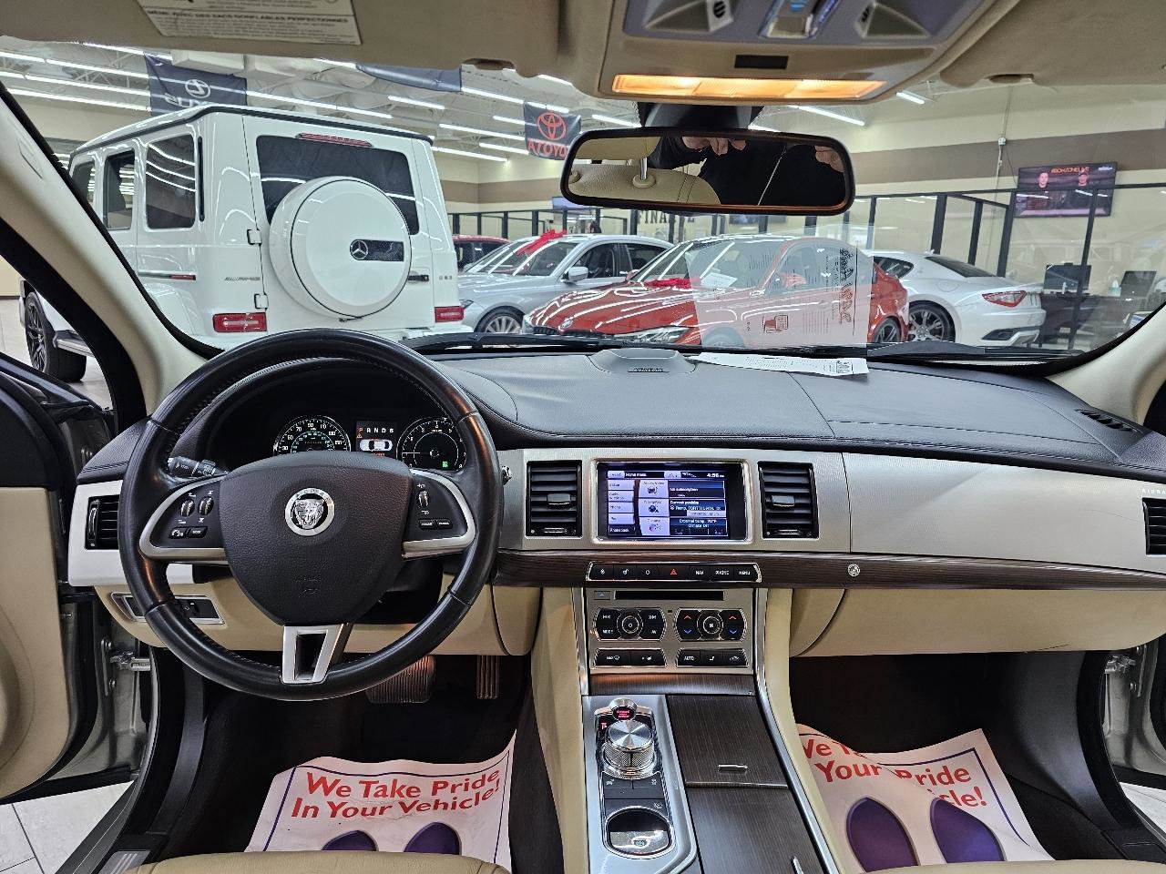 Used 2013 Jaguar XF image 26