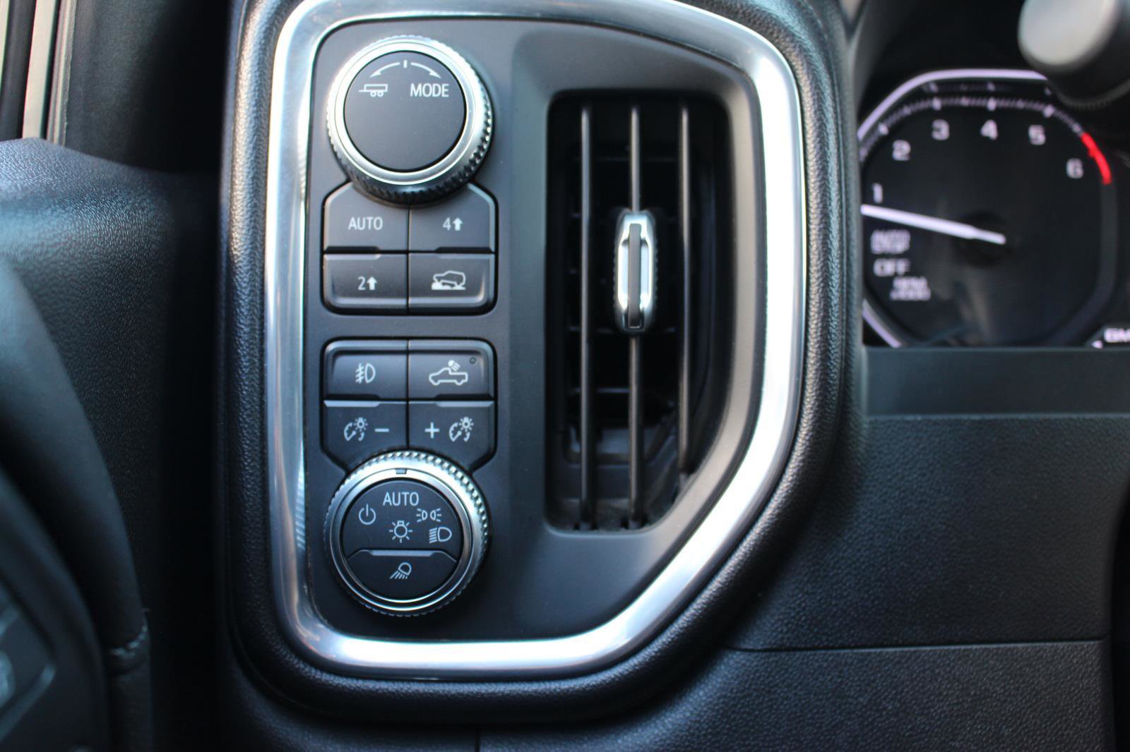 Used 2020 GMC Sierra 1500 SLT w/ SLT Premium Package image 26