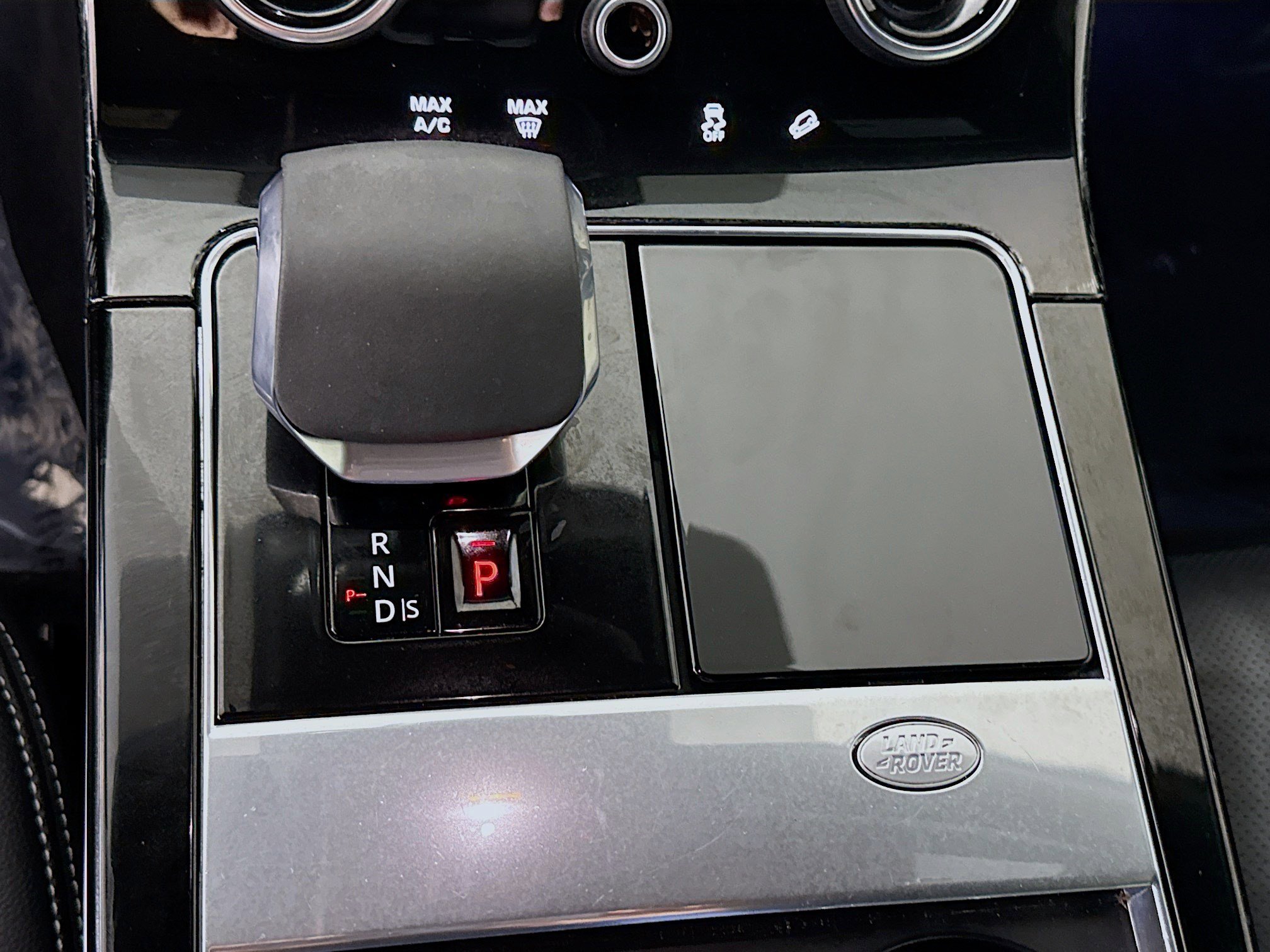 Used 2022 Land Rover Range Rover Velar R-Dynamic S image 20