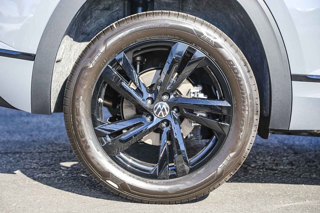 New 2026 Volkswagen Atlas Cross Sport SEL R-Line image 14