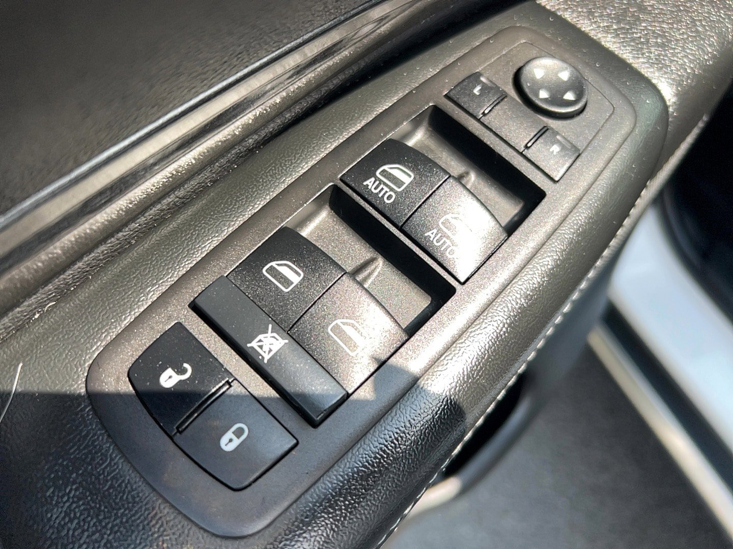 Used 2023 Dodge Durango SXT Launch Edition RWD image 12