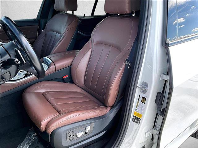 Used 2021 BMW X5 M50i w/ Executive Package image 27