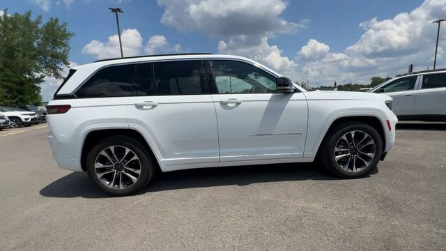 Used 2025 Jeep Grand Cherokee Overland w/ Adv Protech Group III AWD/4WD image 9