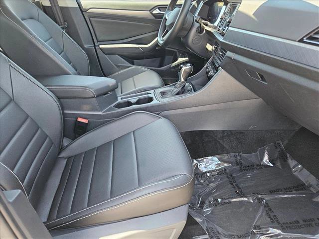 Used 2024 Volkswagen Jetta SE FWD image 19