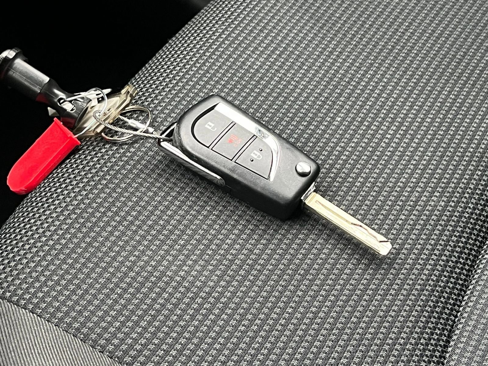 Used 2025 Toyota RAV4 LE image 22