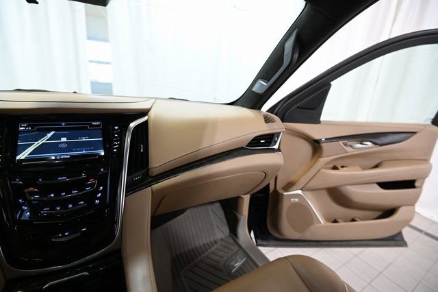 Used 2020 Cadillac Escalade Platinum AWD/4WD image 32