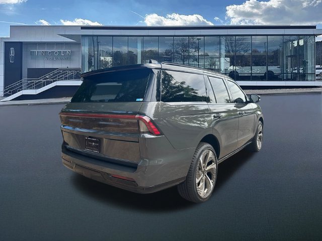 New 2026 Lincoln Navigator Black Label w/ Black Label Special Edition AWD/4WD image 8