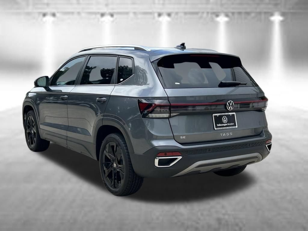 Certified 2026 Volkswagen Taos SE w/ Black Wheel Package FWD image 3