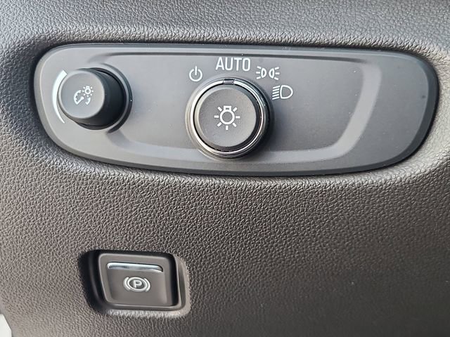 Used 2024 Chevrolet Blazer Premier FWD image 26