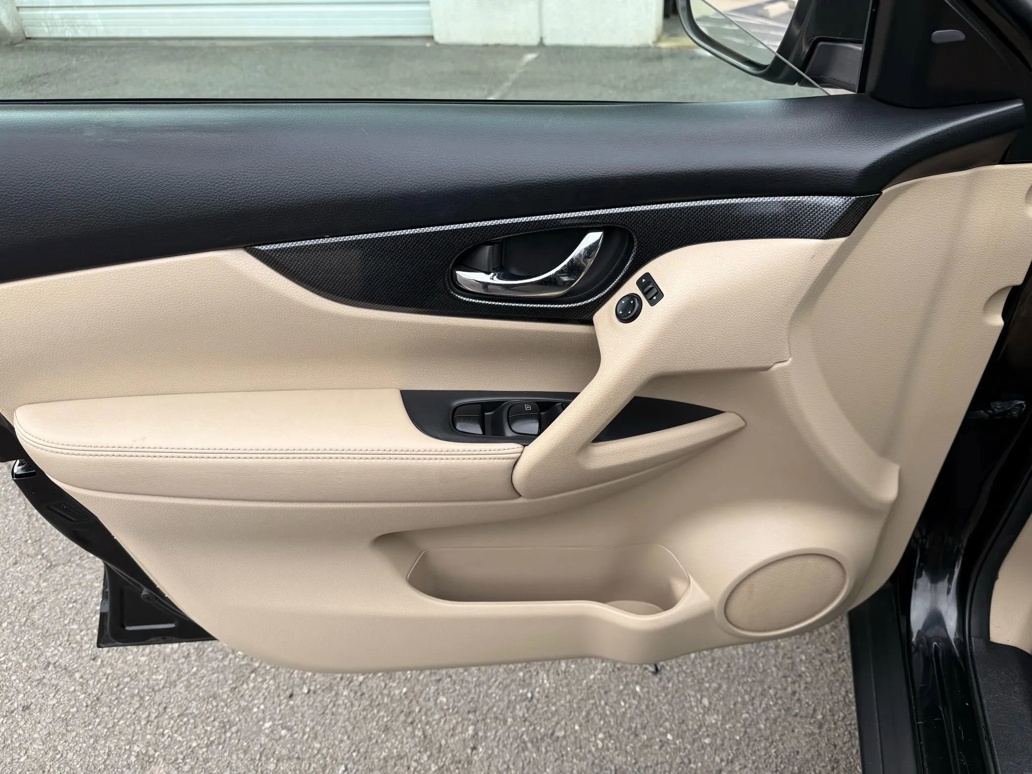 Used 2016 Nissan Rogue SL w/ SL Premium Package image 14