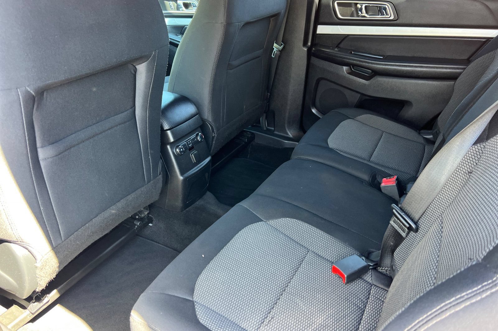 Certified 2017 Ford Explorer XLT w/ Equipment Group 201A FWD image 13