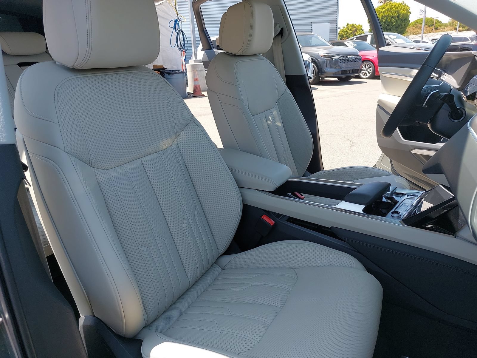 Used 2024 Audi Q8 e-tron Premium Plus w/ Prestige Package AWD/4WD image 10