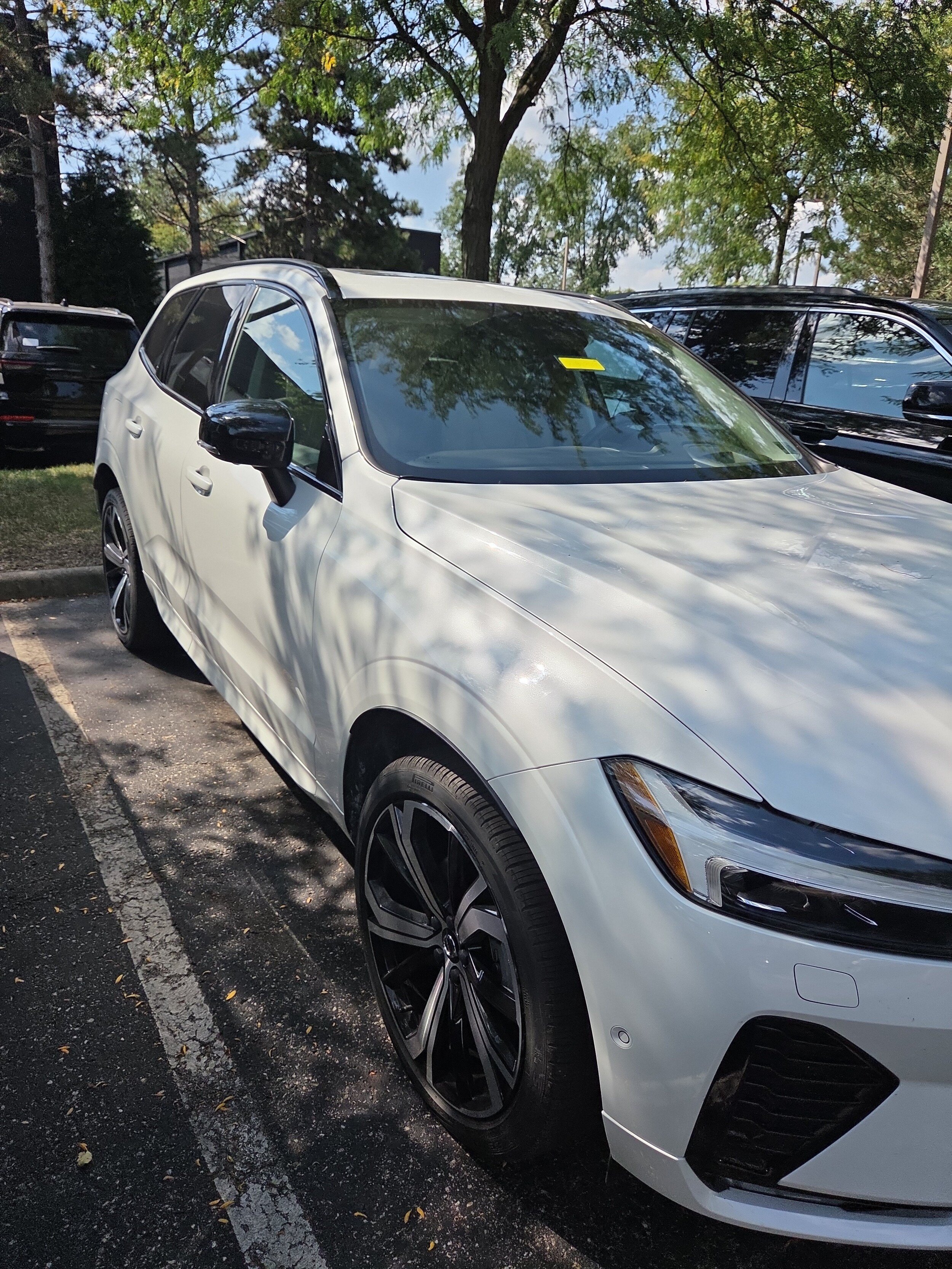 Used 2024 Volvo XC60 B5 Ultimate w/ Climate Package AWD/4WD image 3