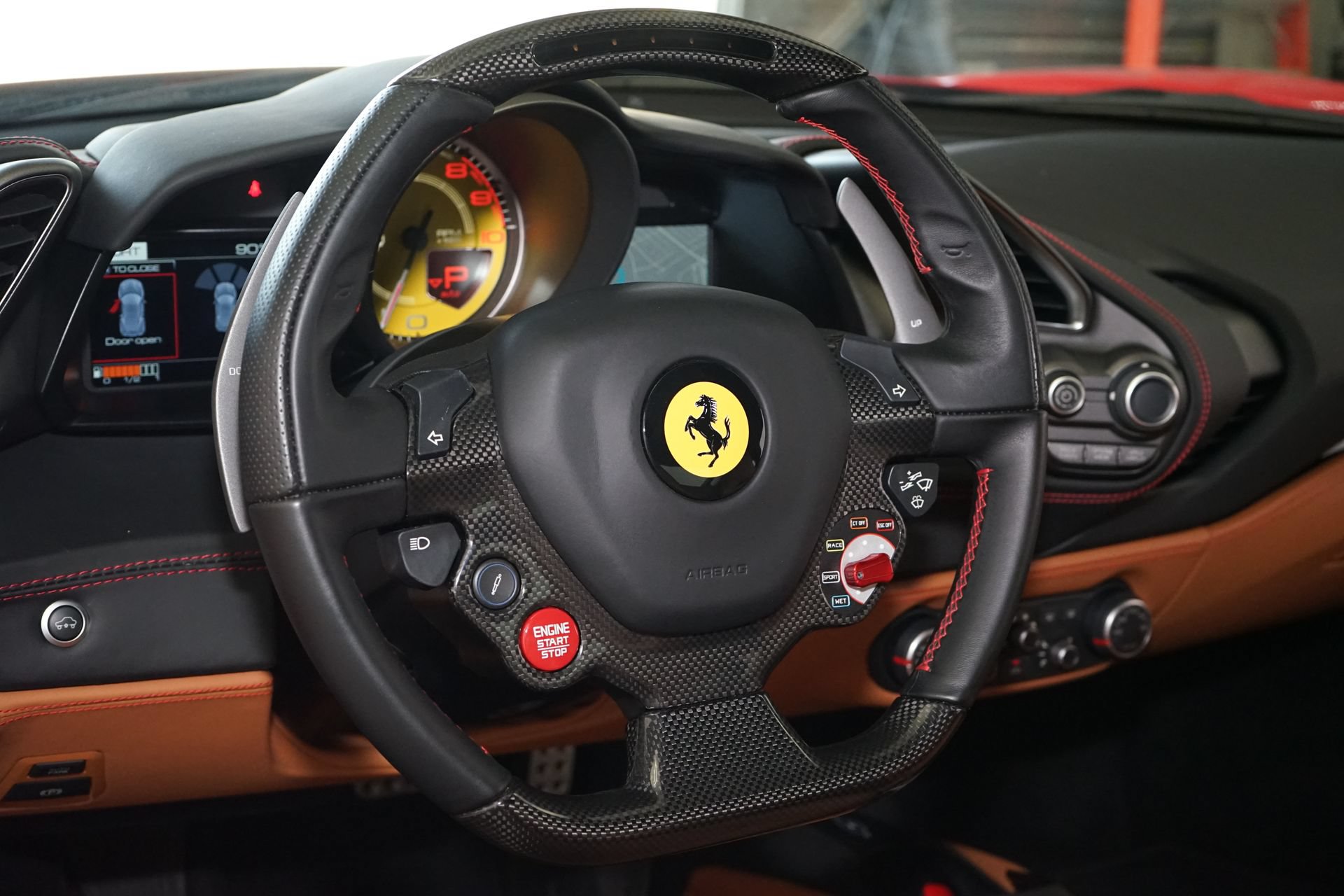 Used 2019 Ferrari 488 GTB RWD image 12
