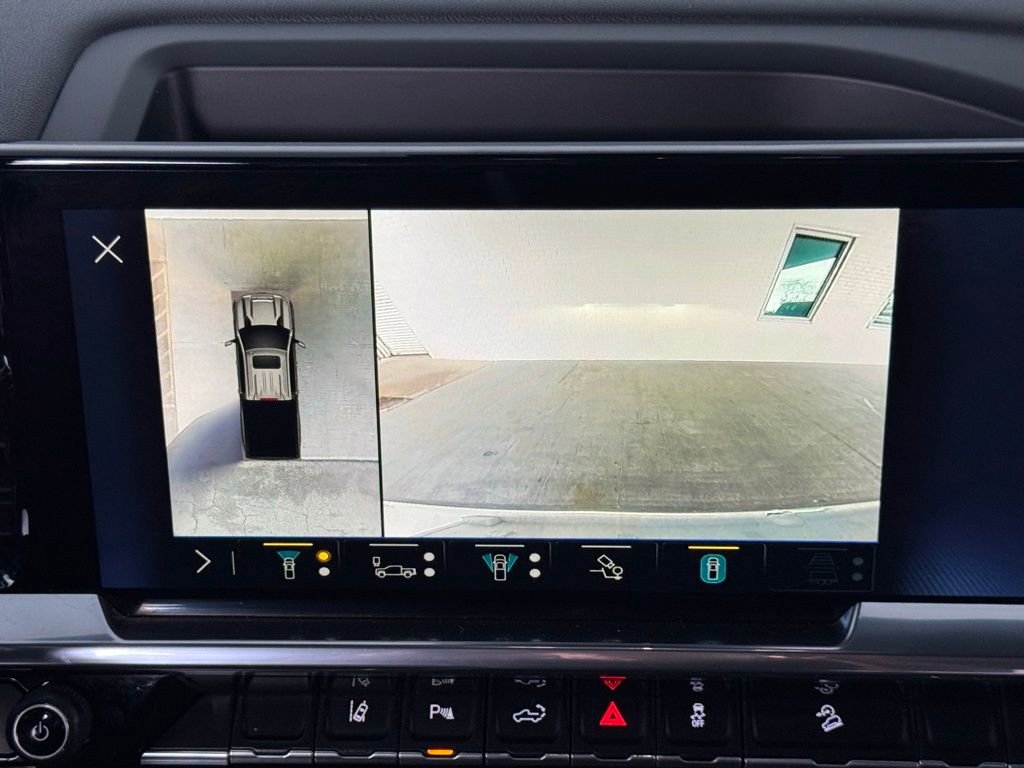 Used 2024 Chevrolet Silverado 2500 LTZ w/ LTZ Convenience Package image 34