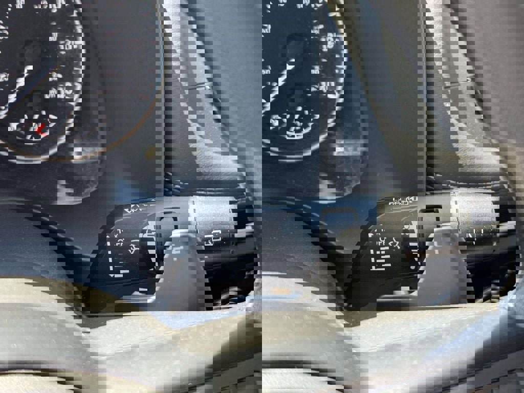 Used 2022 Nissan Rogue S image 22