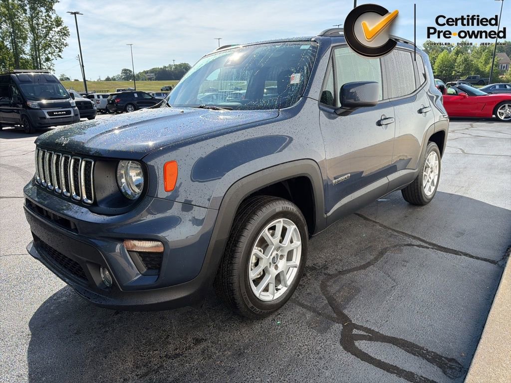 Used 2021 Jeep Renegade Latitude w/ Convenience Group AWD/4WD image 3