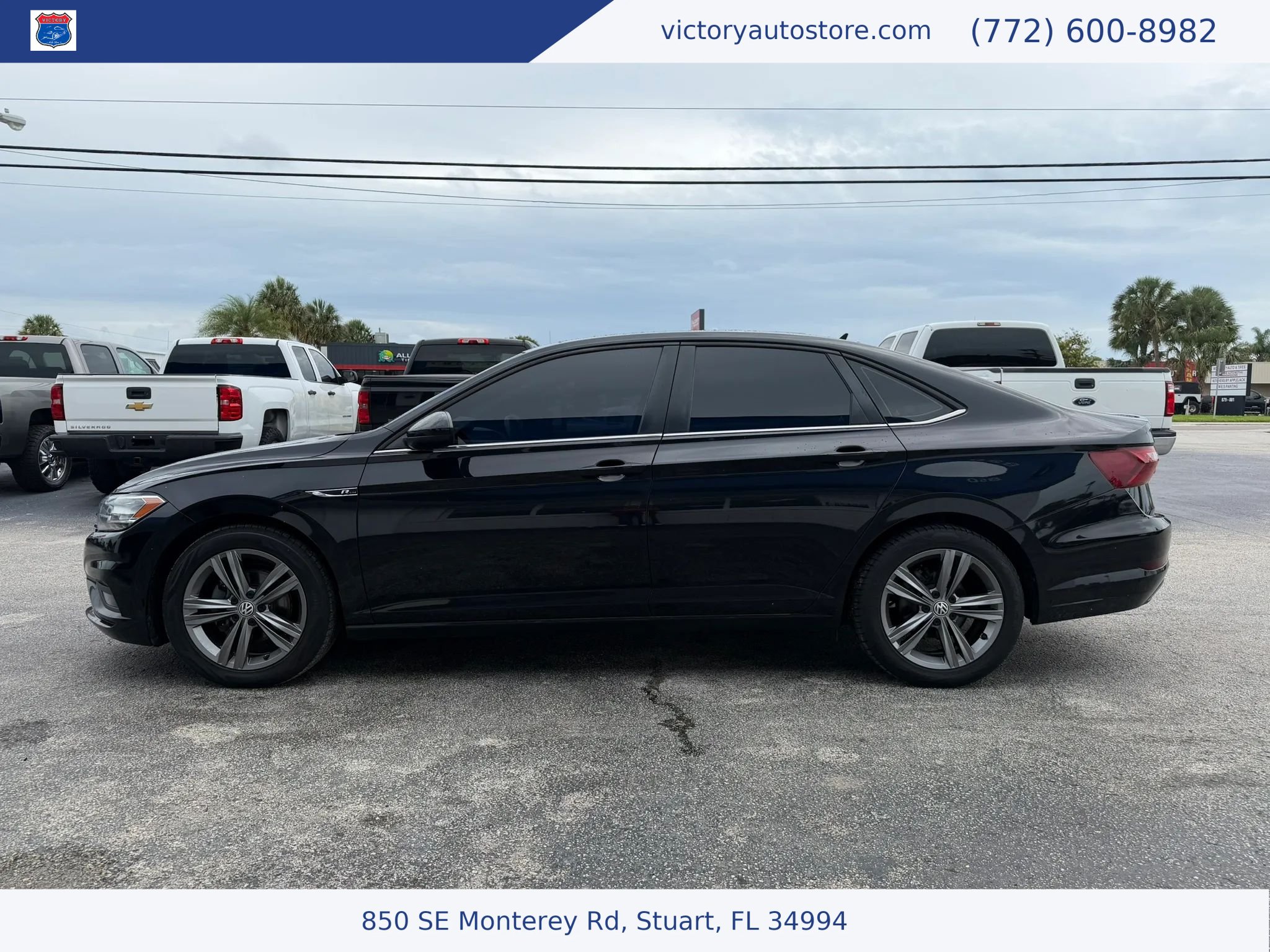 Used 2020 Volkswagen Jetta R-Line w/ R-Line Cold Weather Package FWD image 5