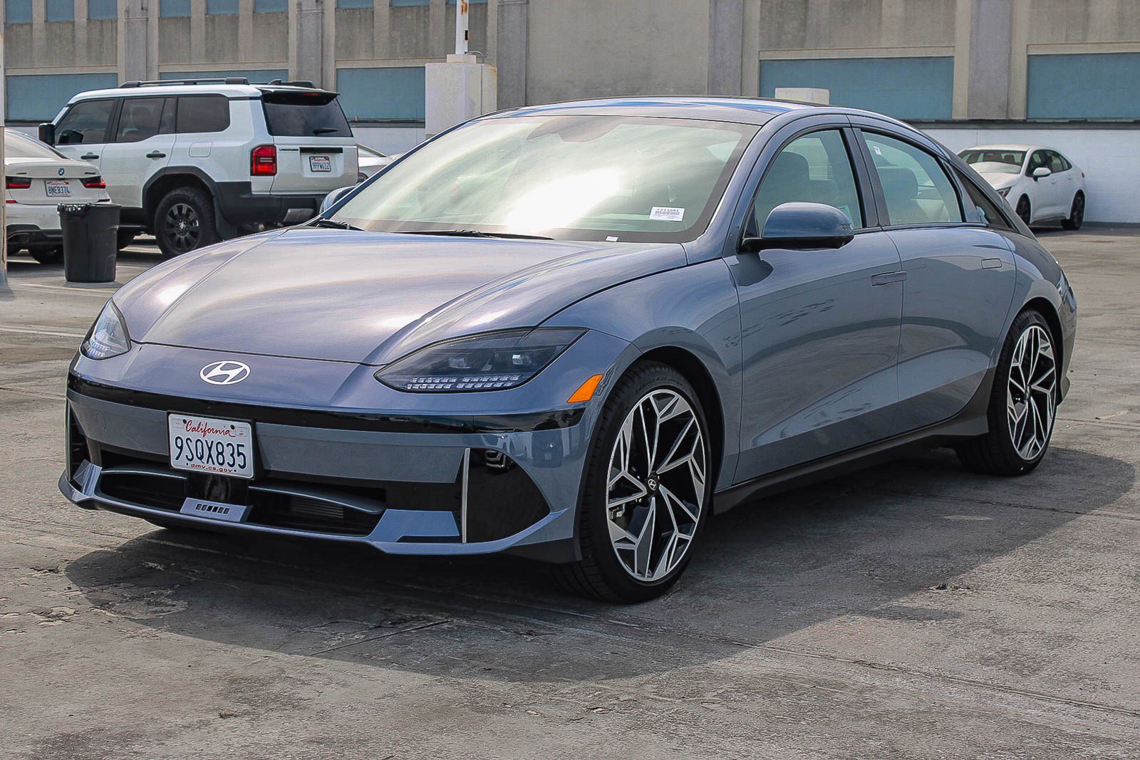 Used 2025 Hyundai Ioniq 6 Limited image 3