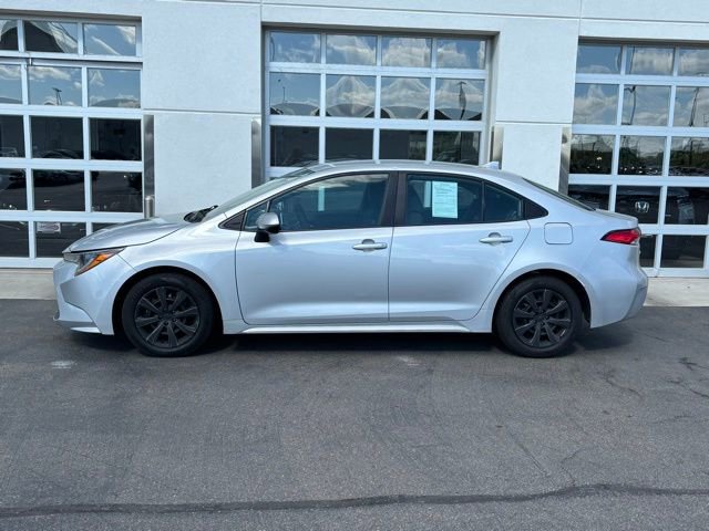 Used 2020 Toyota Corolla LE FWD image 3