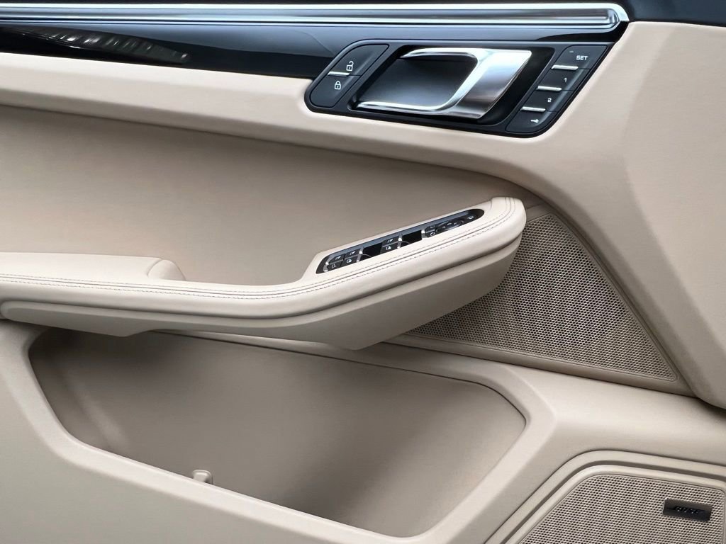 New 2026 Porsche Macan image 19