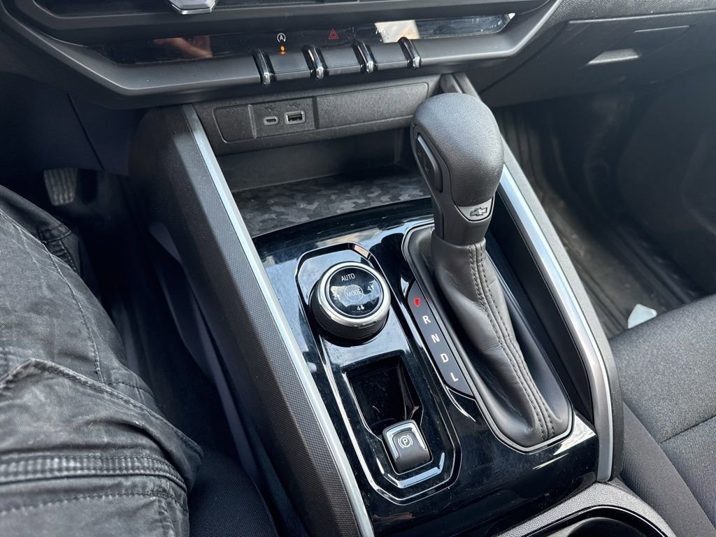 Used 2023 Chevrolet Colorado Trail Boss w/ Technology Package image 21