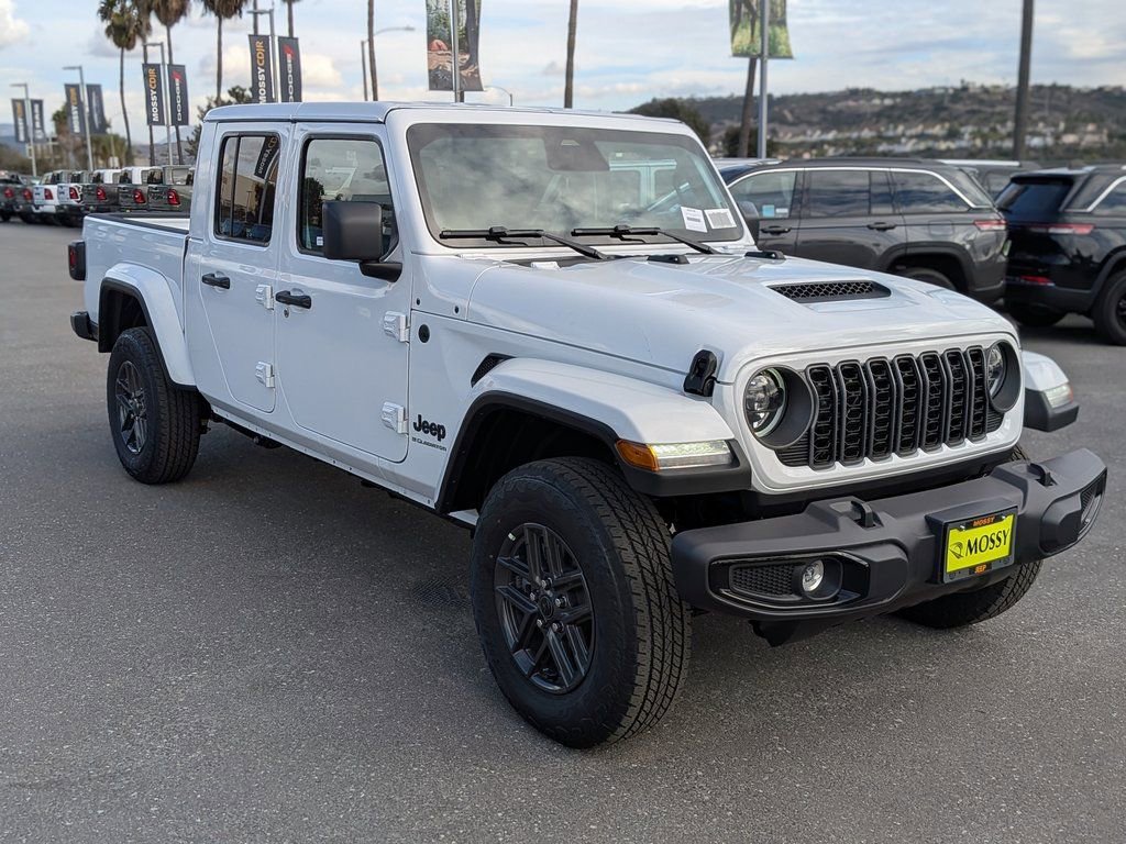 New 2026 Jeep Gladiator Sport AWD/4WD image 3