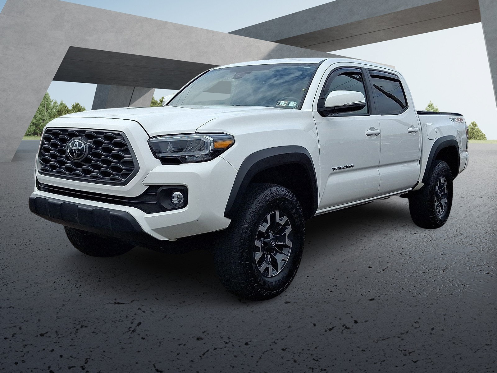 Used 2023 Toyota Tacoma TRD Off-Road w/ Technology Package AWD/4WD image 3