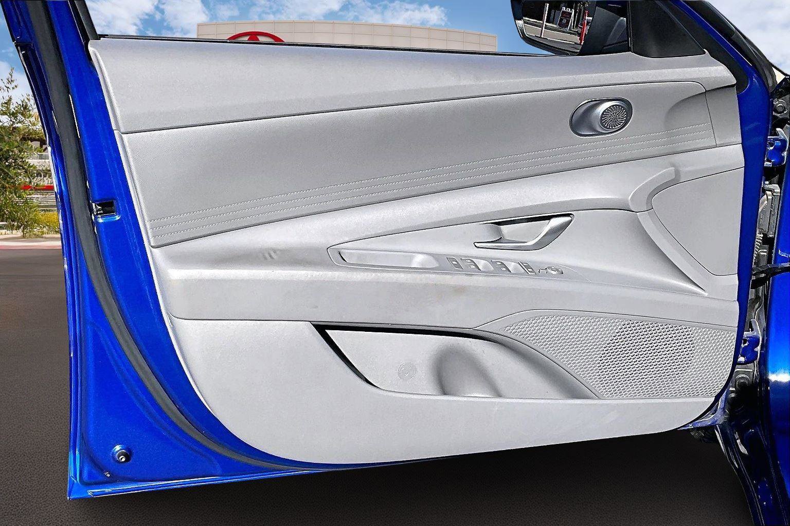 Used 2023 Hyundai Elantra Blue image 22