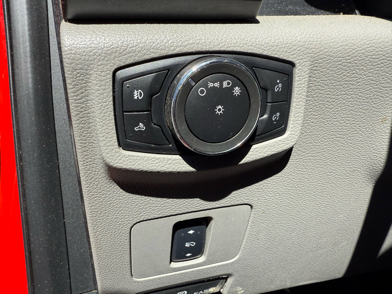 Used 2017 Ford F350 XLT w/ XLT Premium Package image 17