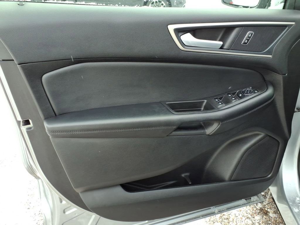 Used 2024 Ford Edge SEL w/ Convenience Package image 12