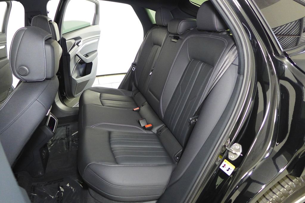 Used 2024 Audi Q8 e-tron Premium AWD/4WD image 21