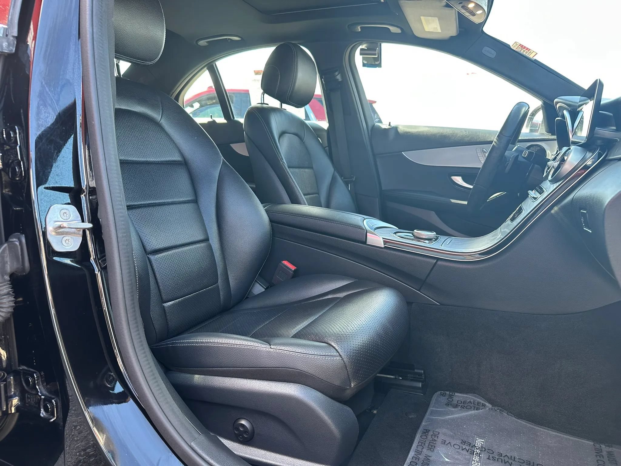 Used 2021 Mercedes-Benz C 300 Sedan image 10