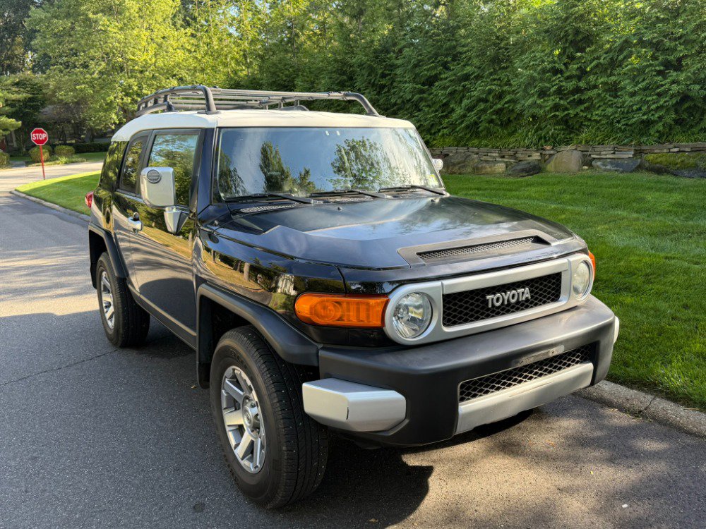 Used 2014 Toyota FJ Cruiser 4WD image 1
