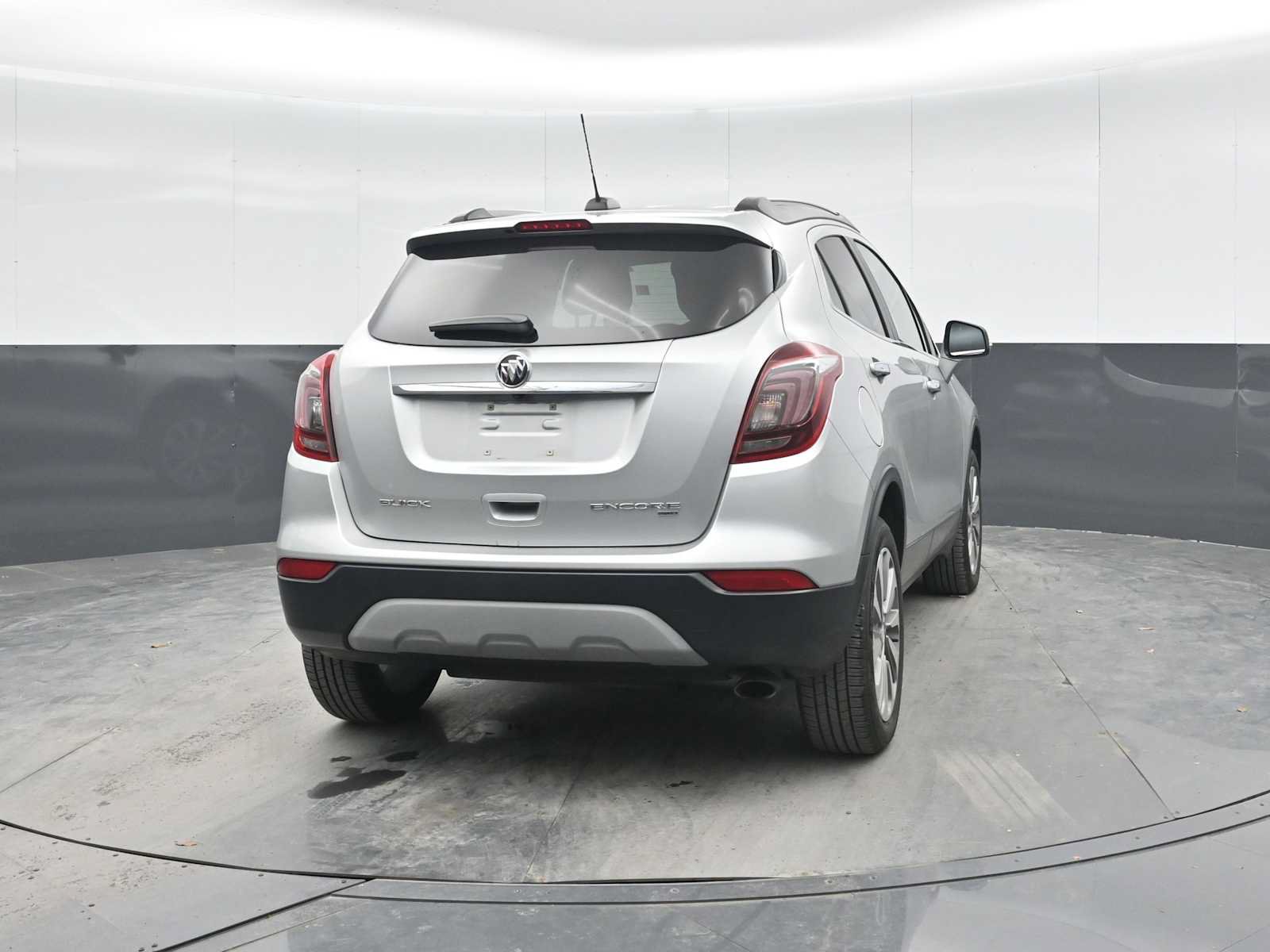 Used 2018 Buick Encore Preferred AWD/4WD image 10