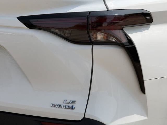 Certified 2023 Toyota Sienna LE FWD image 7