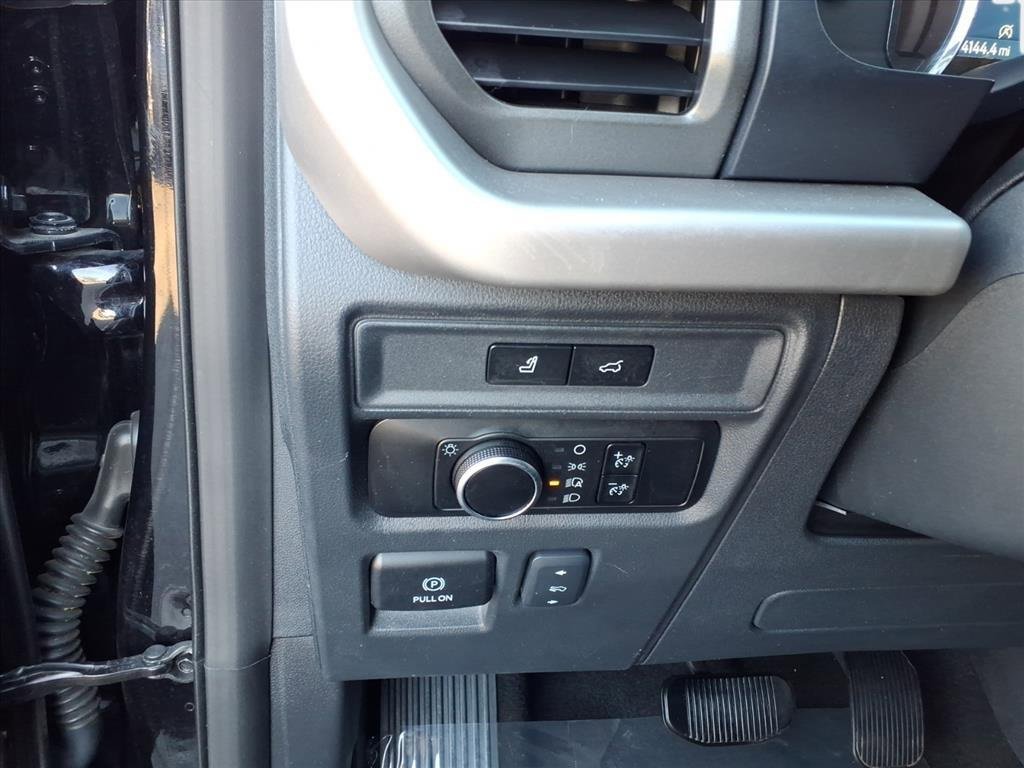 Used 2024 Ford Expedition Max XLT image 26